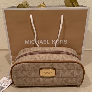 NWT Michael Kors Medium Khaki Abbey Travel Pouch